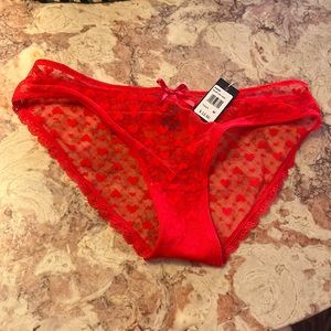 NWT Fredericks of Hollywood red heart panties
